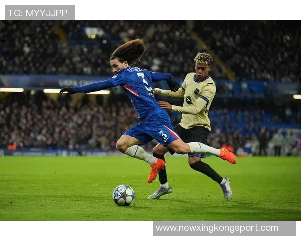 巴萨全队力挺阿劳霍尽管在对切尔西比赛中被罚下