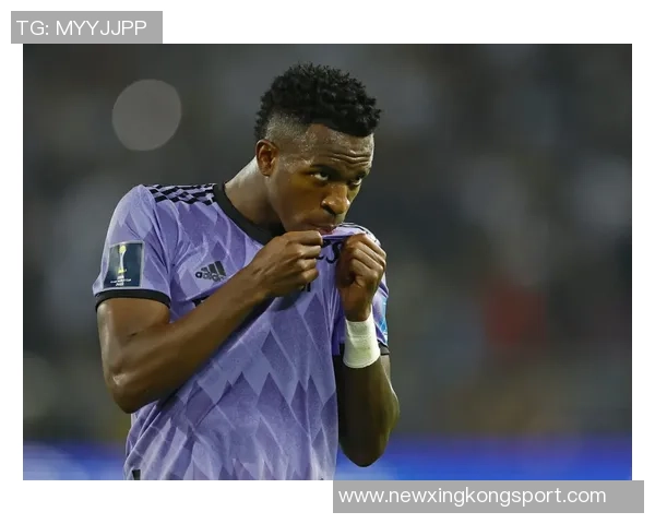 卡马乔谈维尼修斯情绪波动与阿隆索适应首赛季的挑战